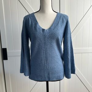 Women's White House Black Market Light Blue Sweater Size Medium Bell Sleeves